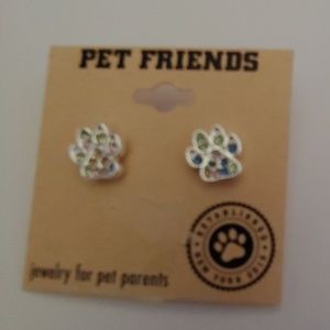 Paw Earrings.  Brand New. Pierced